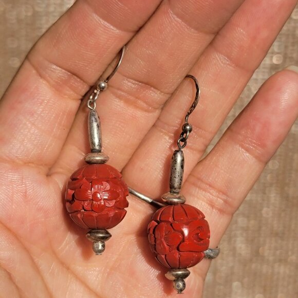 Gorgeous vintage 925 sterling silver carved red cinnabar flower swirl earrings - Picture 14 of 16